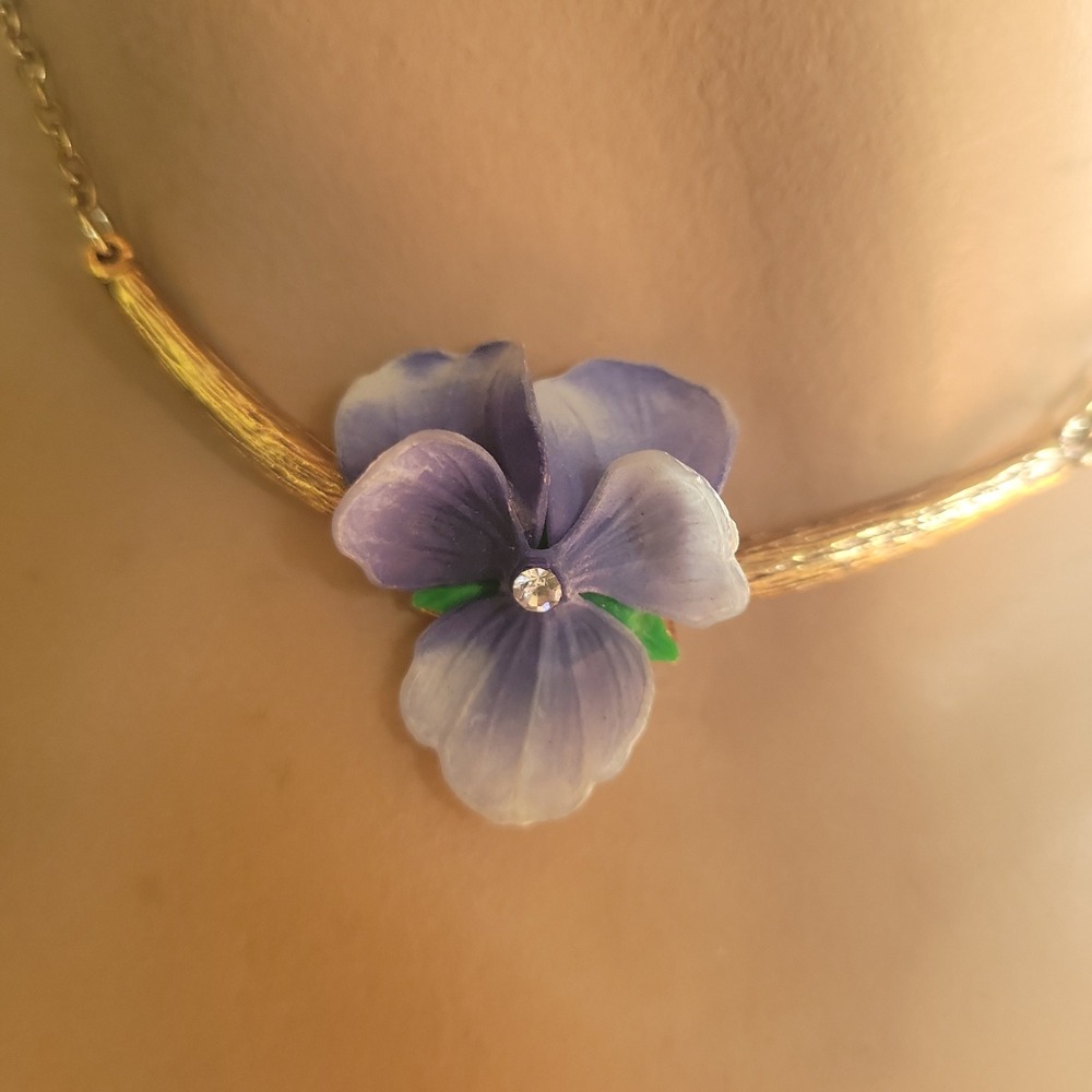 Vintage 90s Purple Enamel Pansy Flower Gold Tone Necklace 16L Cottagecore 90s